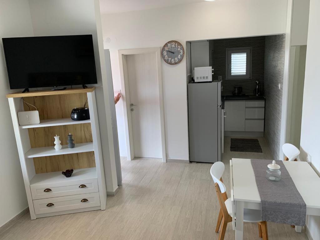 Tara'S Apartman San Pietro di Brazza Esterno foto