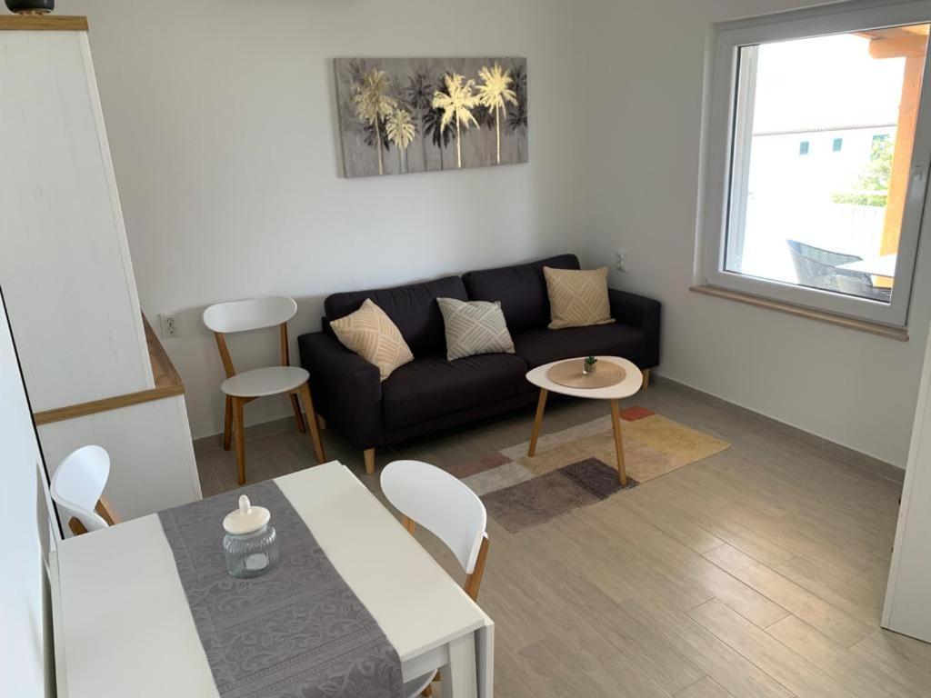 Tara'S Apartman San Pietro di Brazza Esterno foto